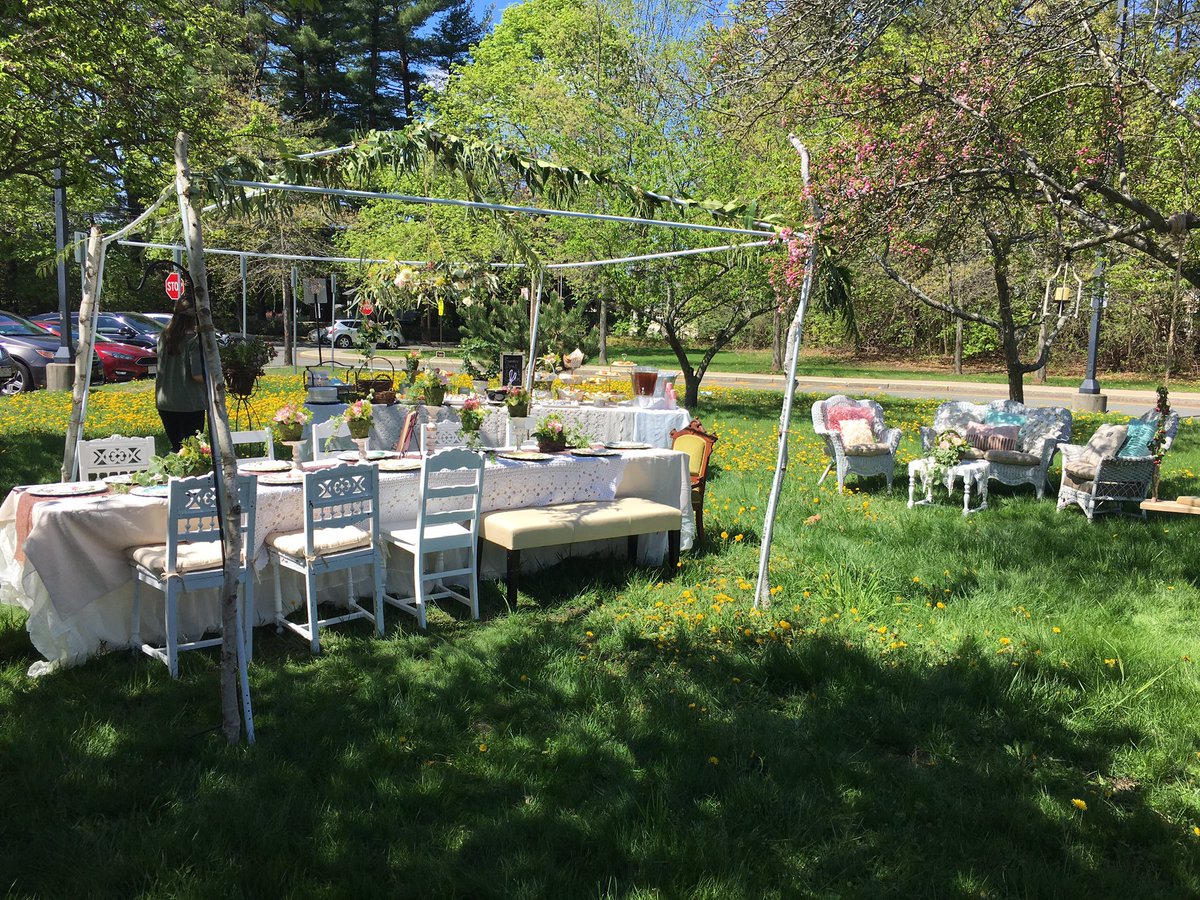 CPerrySTEM's tweet photo. Feeling appreciated at #SSS today! What a beautiful day for a gorgeous luncheon! Thanks #SSSPTO! @SSS_KDwyer @mtfennessy @LPS_Tremblay https://t.co/tJkyOH3YM8