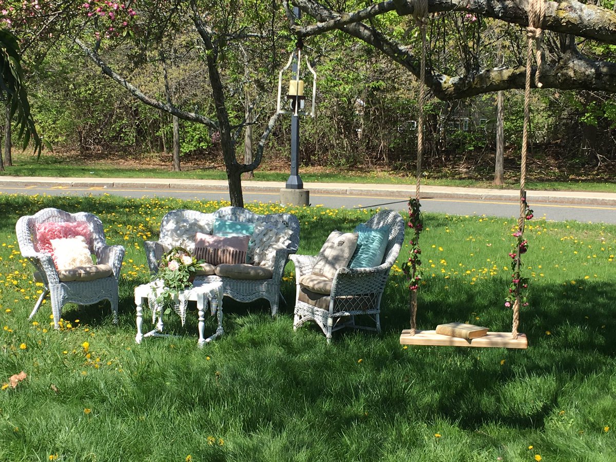 CPerrySTEM's tweet photo. Feeling appreciated at #SSS today! What a beautiful day for a gorgeous luncheon! Thanks #SSSPTO! @SSS_KDwyer @mtfennessy @LPS_Tremblay https://t.co/tJkyOH3YM8