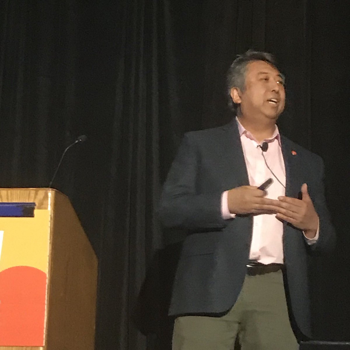andelamonica's tweet photo. Going from doer to leader, @gaemergutierrez of @StaplesStores is at max capacity at #HOWDesignLive https://t.co/hGaUBFzbPP
