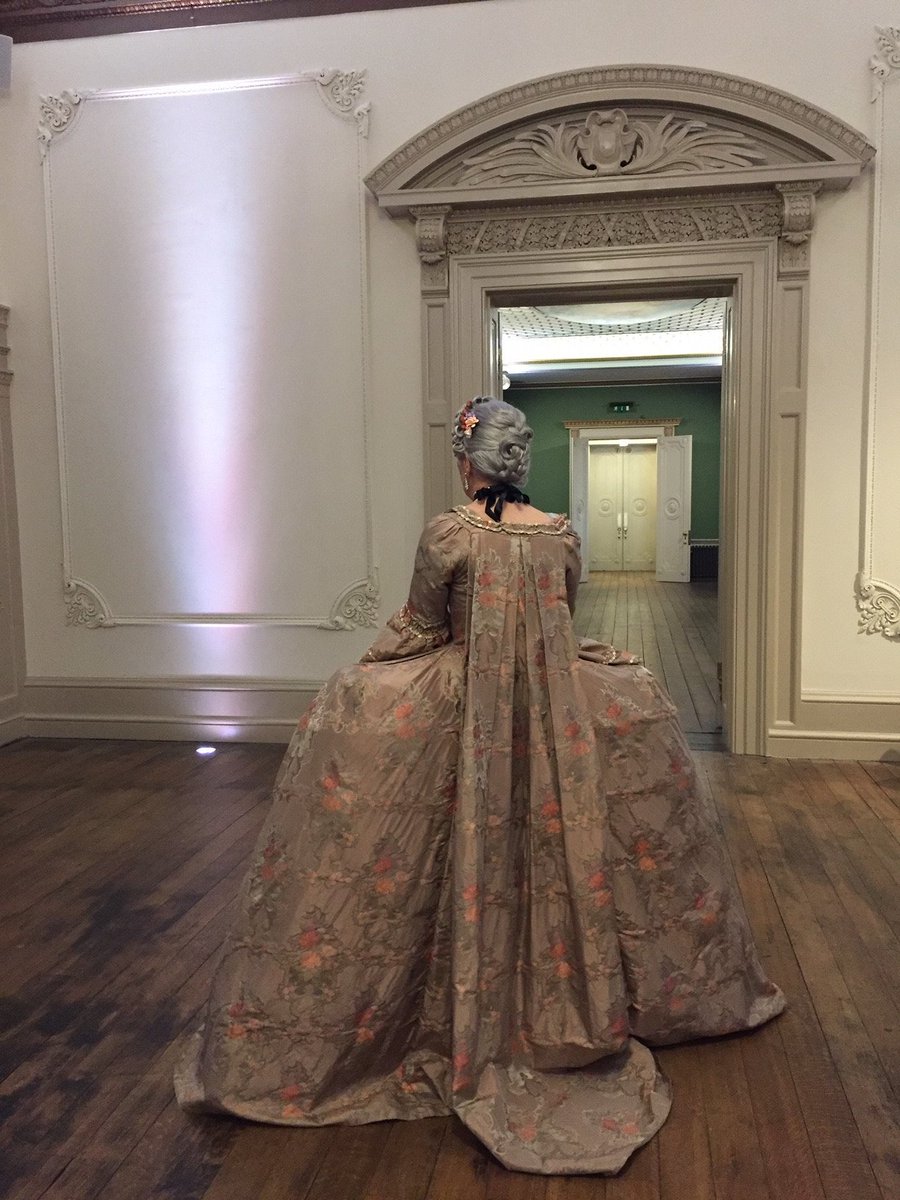 Staymaker Ian Chipperfield came to show us the formal dress of a Georgian lady. Isn't this dress just beautiful? Book now for our Georgian themed Summer Late on 7 June. Could this be some costume inspiration?!
#Historiccostume #georgian #fashionhistory 
bit.ly/2WuCJbH