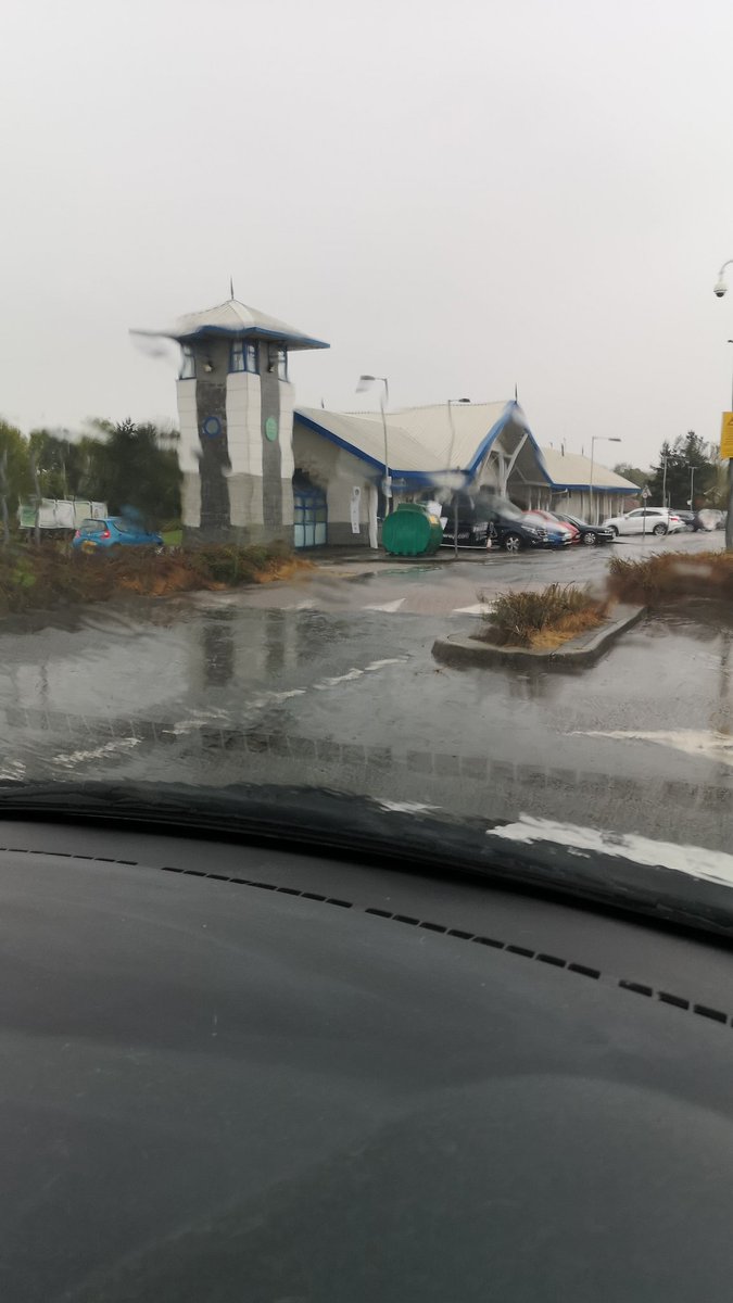 SuestephensonM's tweet photo. Day 125 of #365daysofselfcare don't let wet weather dampen this spirits #mentalhealth #Letsgetfunctional #BeYou https://t.co/uV6gfgiZcK