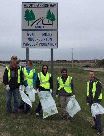 MDOCFOA's tweet photo. Clinton county Prob/Parole Agent 
Char Prochazka making our communities more beautiful with the help from some folks on supervision. Thanks Char for your commitment to the Adopt-a-Highway program. #WhatYouDoMatters #LetsGo! https://t.co/IYjLx0TnIj