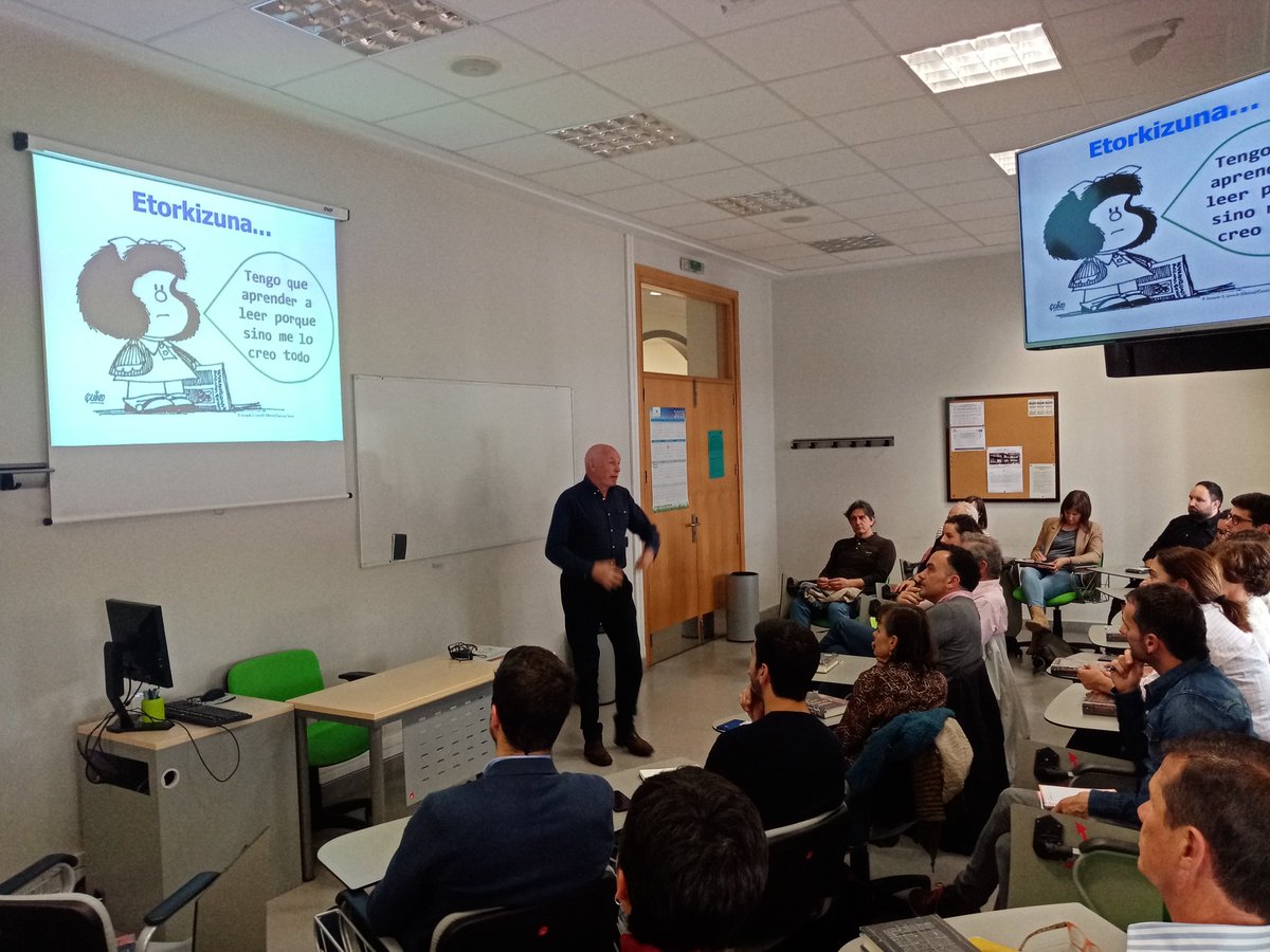 OpAkademia's tweet photo. "Tengo que aprender a leer porque sino me lo creo todo" @LHKibarretxe en el Ciclo de Conferencias sobre Desarrollo Humano Sostenible https://t.co/a9fGBKf7mp