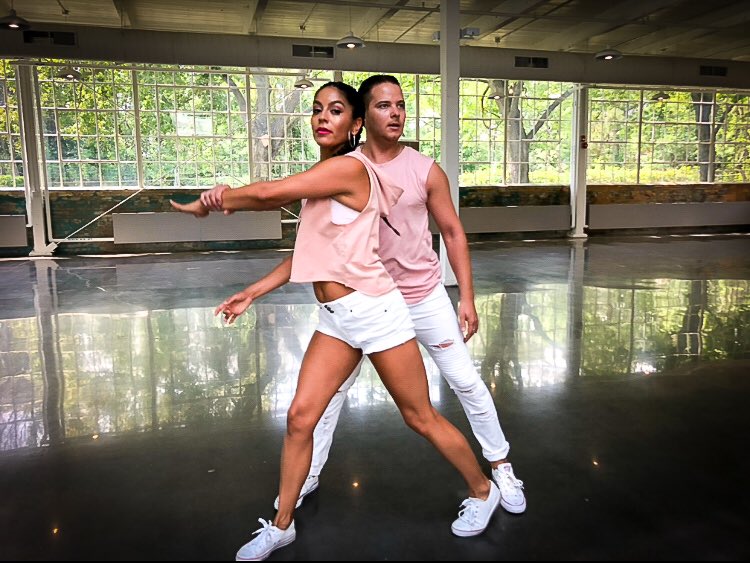 CreativeHub1352 tweet media