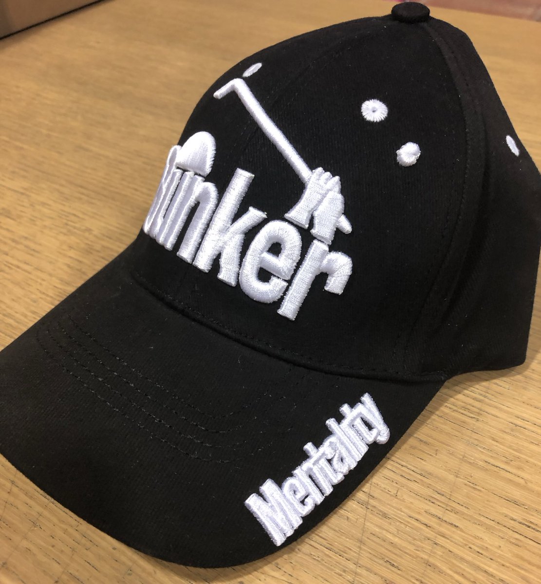 🔥Win It Wednesday 🔥 we’ve got 3 of these great Bunker Mentality logo caps to giveaway, all you need to do is like and retweet to be in with a chance of winning. Competition closes at 1pm tomorrow (9th April) #stylematters #bunkermentality #teambunker #golf #golfgiveaway