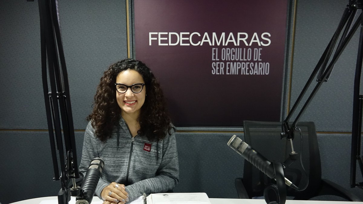 FedeRadioVe's tweet photo. #AlAire 🎙️ #Emprendimiento con el equipo de @ImpactHubCcs Aura Matheus @aumatheus y Adriana López @adryelo por https://t.co/s1yebIRdLe #8May #ImpactHubCCS https://t.co/3qKAofATR2