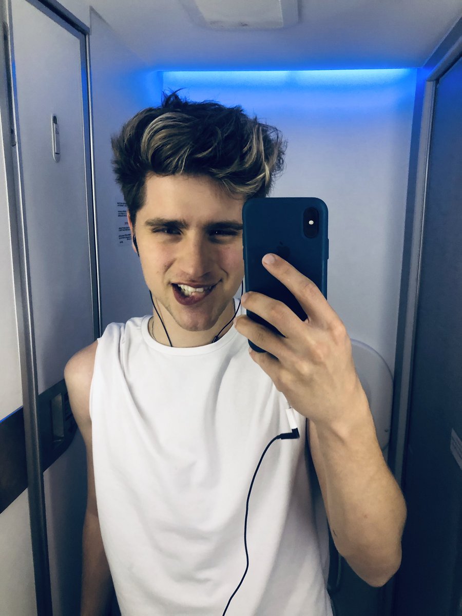 imartinezp_'s tweet photo. This is how I feel about being 20 in less than 2days https://t.co/O4GIYPL2iF