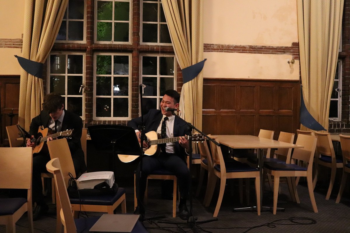 More scenes from the Cowell's House Dinner.  @TeddiesOxford