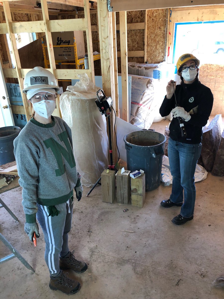 NicholsSchool's tweet photo. Nichols School students, faculty and staff members are volunteering with @habitatforhumanity through their Women Build project today! π¨ π‘ @HabitatBuffalo
#nicholsschool #encouragingcommunity #habitatforhumanity #womenbuildweek #webuildbuffalo https://t.co/8t1BQP2P2x