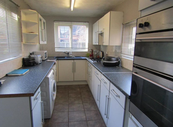 HuntersDN21's tweet photo. 🏠 REDUCED 🏠

Lincoln Street, Gainsborough. £94,500

A three bed semi detached house located in the popular residential area of the market town of Gainsborough which has a wealth of amenities.
📞 - Call us to arrange a viewing 01427 616118 
#Hunters #Gainsborough #PropertyNews https://t.co/SUeEnB4bD8