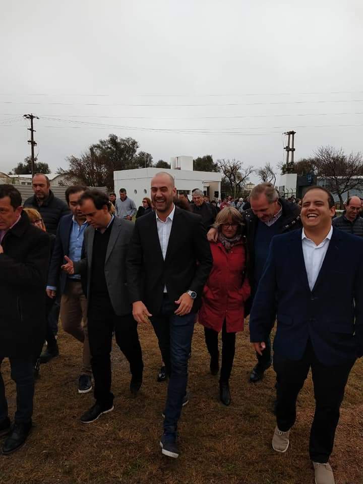 Pablobertea's tweet photo. Hoy es un día histórico para la ciudad👇👇👇👇👇
👉 Inauguramos la Planta Experimental de Tratamiento de PET🏭, un esfuerzo de toda la gestión para avanzar en inclusión social y laboral mirando a nuestro medio ambiente.
Gracias a todos lo que son parte de esta alegría!!!✌✌✌ https://t.co/kkACZ4fcWN