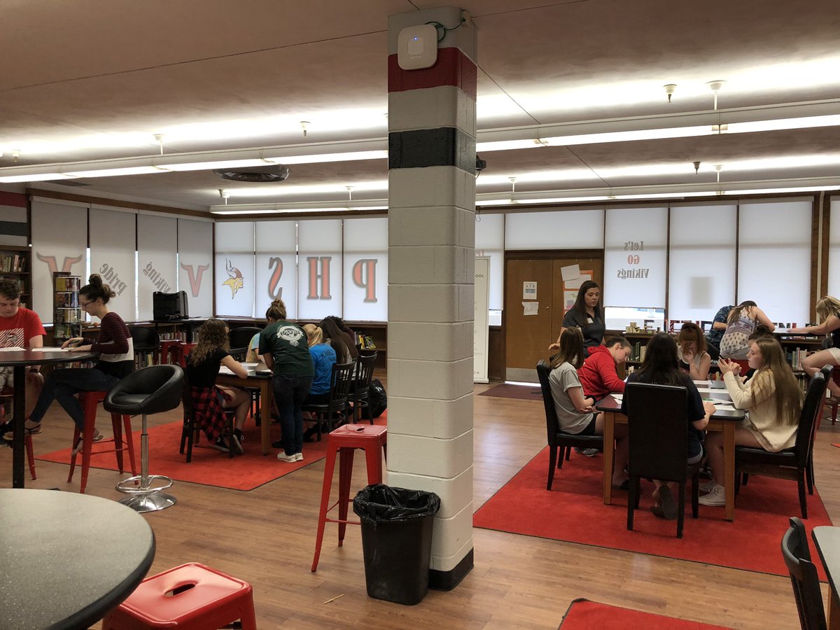 PetersburgHS's tweet photo. Lots of excitement as many of our juniors register with @AskEasternWVCTC to take college classes next year #collegeready #ShowcasePHS #LoveMyWVschool https://t.co/EBMVh3UzVT