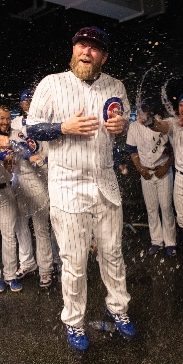 Cubs's tweet image. Showering you with some 🔥 wallpapers. #WallpaperWednesday