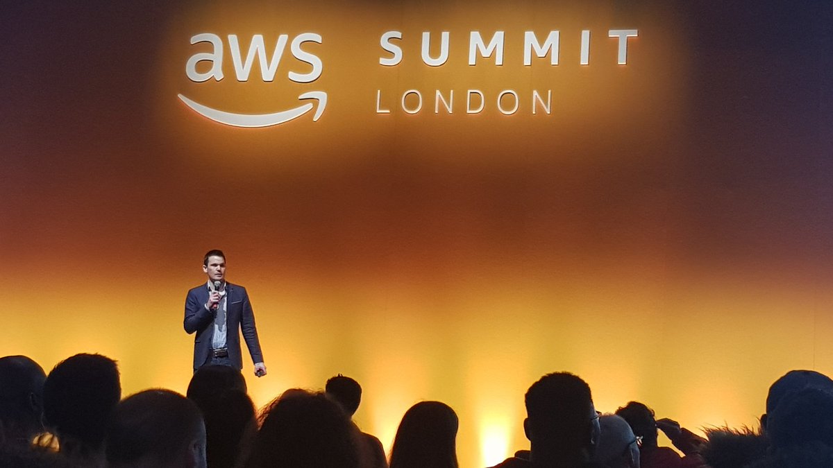 nunanr's tweet image. Last customer use case of the day,  Stephen Cochrane, Paddy power betfair, (DNM Customer) outlines how AWS enabled them to transfer their data Capability # AWS #awssummit #AWSDataplatform