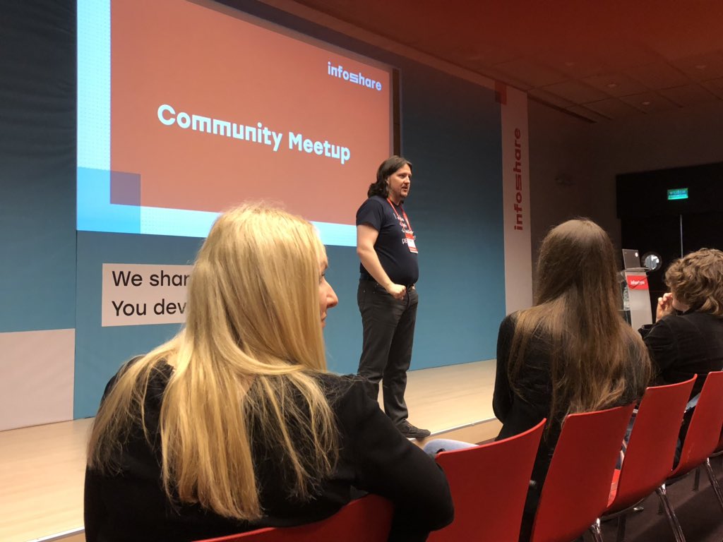 EveneaInfo's tweet photo. Dziś na #CommunityMeetup #InfoShare nasza CMO @maja1308 opowiada o powstaniu @EveneaInfo, budowaniu społeczności oraz organizowaniu wydarzeń! 😊👌🏼 #eventmarketing #społeczność https://t.co/bcsuDEgEn4
