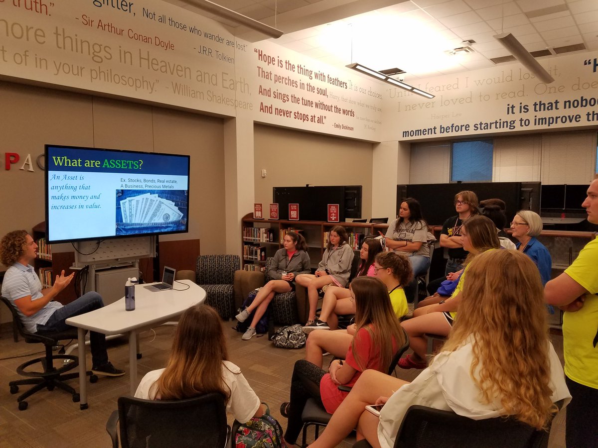 MidloHeritage's tweet photo. Students are continuing to learn from each other about their talents, hobbies and passions during Genius Week! These presentations are amazing! #MISDProud #midlojags #geniusweek https://t.co/JaRjSqZjqH