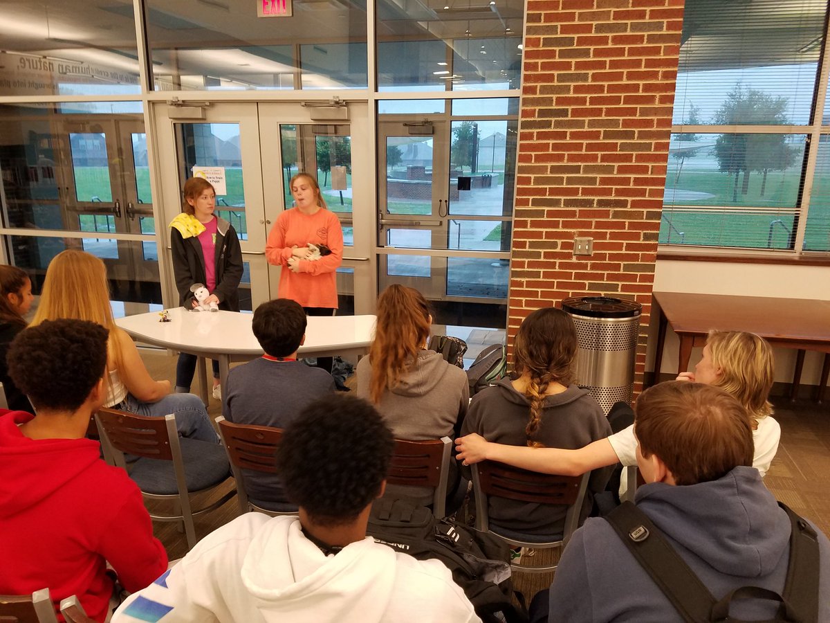 MidloHeritage's tweet photo. Students are continuing to learn from each other about their talents, hobbies and passions during Genius Week! These presentations are amazing! #MISDProud #midlojags #geniusweek https://t.co/JaRjSqZjqH
