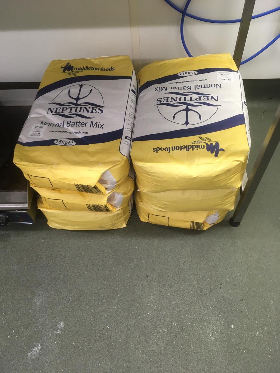 MiddletonFrying's tweet photo. 🤫🤫 Another happy customer making the switch to Team Middletons 🙌😁😎 #Middletons #FishandChips #TheBatterBoys #BetterBatter #Neptunes #SmoothandSpicy #Curry #Sauce #HappyCustomers #MarketLeaders https://t.co/zpQ90CcZZm