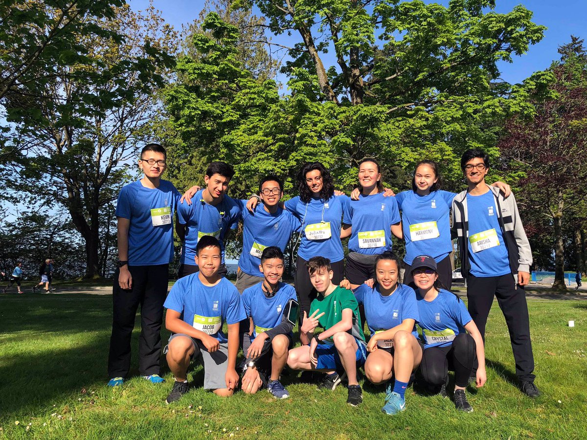 InchEdu's tweet photo. @TempletonVSB39 stdts still feeling the energy &amp; excitement of the @BMOVanMarathon. Teamwork, determination &amp; a positive sense of community were palpable with high fives &amp; big smiles. Huge shoutout to all runners, @runvancanada &amp; @larapenno for their support! #RunHappy @VSB39 https://t.co/8uNRxmjgmD