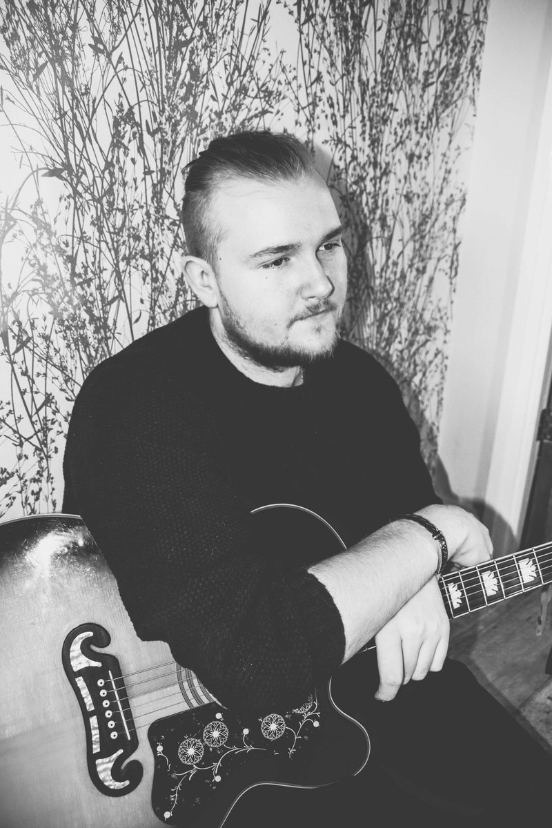 CharliePittOff's tweet photo. it’s been a long time coming but I can finally announce ! That next Friday ! 17th May! My Ep Horizon will be released! I’ve been so excited for this and I cannot wait for everyone to hear!!! https://t.co/LYlL1kYkc5