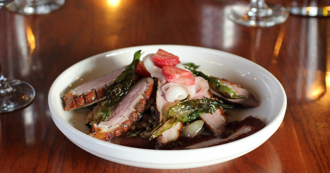 TheOriginalMKE's tweet photo. We have updated our Duck for Spring!

Pastrami cured smoked duck breast, farro, asparagus, grilled ramps, mushrooms, strawberry pickled onion relish

Do you know someone who loves Duck?  Bring them in soon!

Cheers! https://t.co/xUUzrzeumG