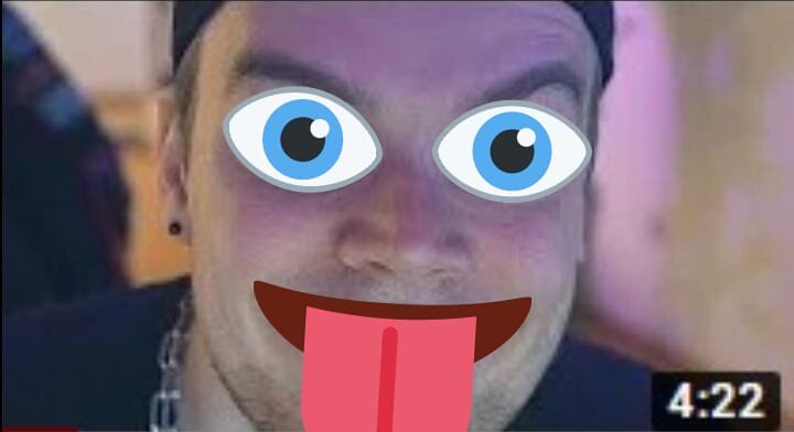 AlexKekzii's tweet photo. @iBlali Sorry Vik, aber als ich das Thumbnail gesehen hab, kam mir einfach die Idee dazu. Du bist echt Klasse. 👌🏻😁 https://t.co/uwVa1SzcBL