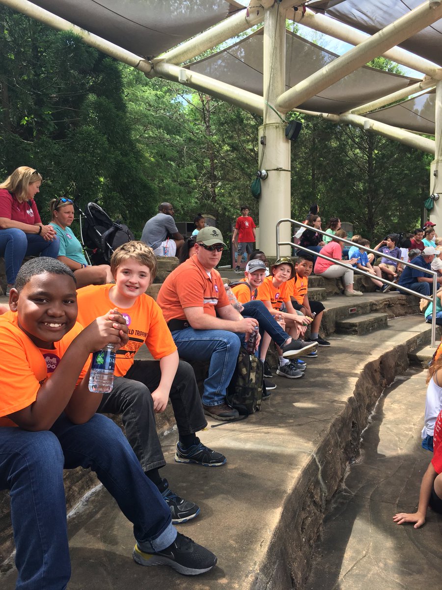 Powers_SWES's tweet photo. Watching the Sea Lion Show at the Memphis Zoo. https://t.co/Z8Gz2lP4ss