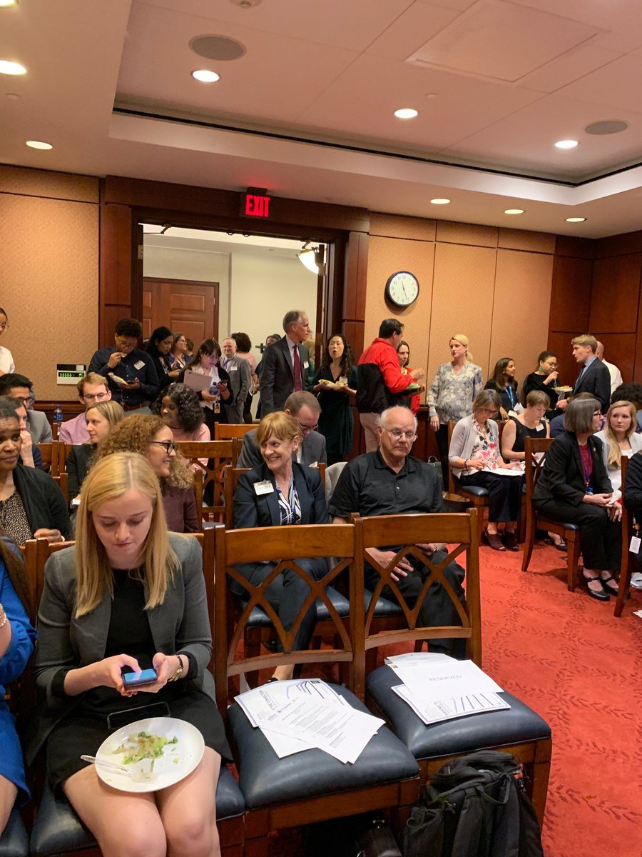 MOA_org's tweet photo. Standing room only at the Capitol Hill briefing on #OpportunityYouth.  Check out the new disconnected youth rates at https://t.co/Q9l0Fv3Pww @Prudential #MakingtheConnection https://t.co/9Tw7FRgPZJ