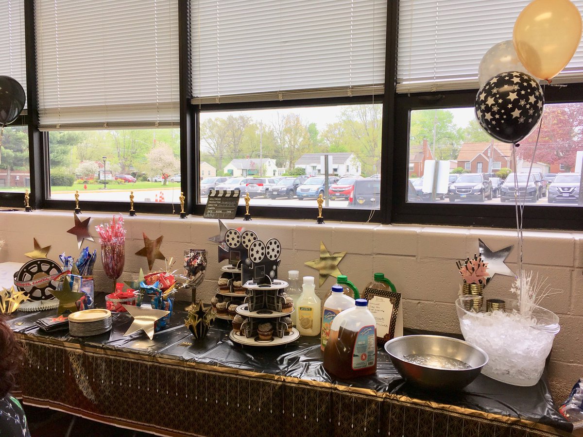 Thank you, MMS PTA, for the star treatment for teacher appreciation week!  We are so lucky and thankful for everything you do! 💫⭐️✨