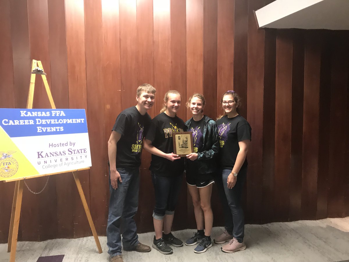 spring_hill_ffa's tweet photo. State Champion Poultry Judging Team https://t.co/wTsz2mutvp