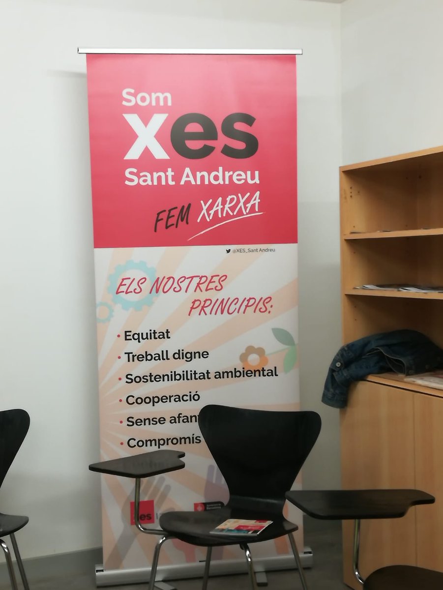 CUPstap's tweet photo. Comença el debat de les #15mesuresESS proposades per @XES_SantAndreu amb els representants dels partits polítics presents https://t.co/773H2xQTOy