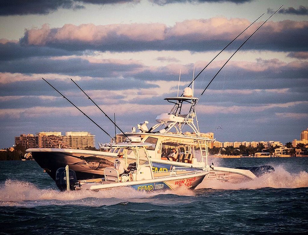 EvergladesBoats's tweet photo. πSome #WednesdayWaves, starring @FishingForMD βs #435cc battlewagon, and this yearβs #243cc raffle boat!
For more info/to enter π https://t.co/BQ9nW1HAl5 β¨β¨#EvergladesBoats #ReflectsYou #WednesdayMotivation β¨π·π @AH360views
@YamahaOutboards @MDAorg https://t.co/AT2AVa0L35