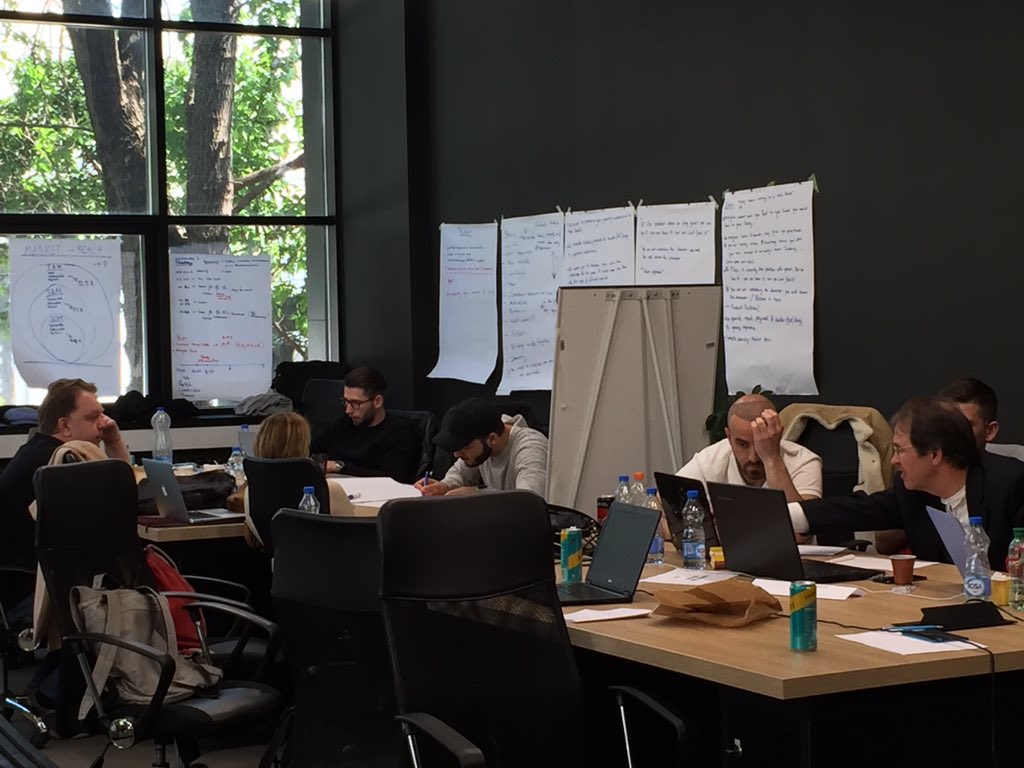 Eindrücke aus Skopje, wo heute die Businesspläne der Mazedonischen Start-Ups Form annehmen - in Diskussionen, Coaching Sessions, Brainstorms.