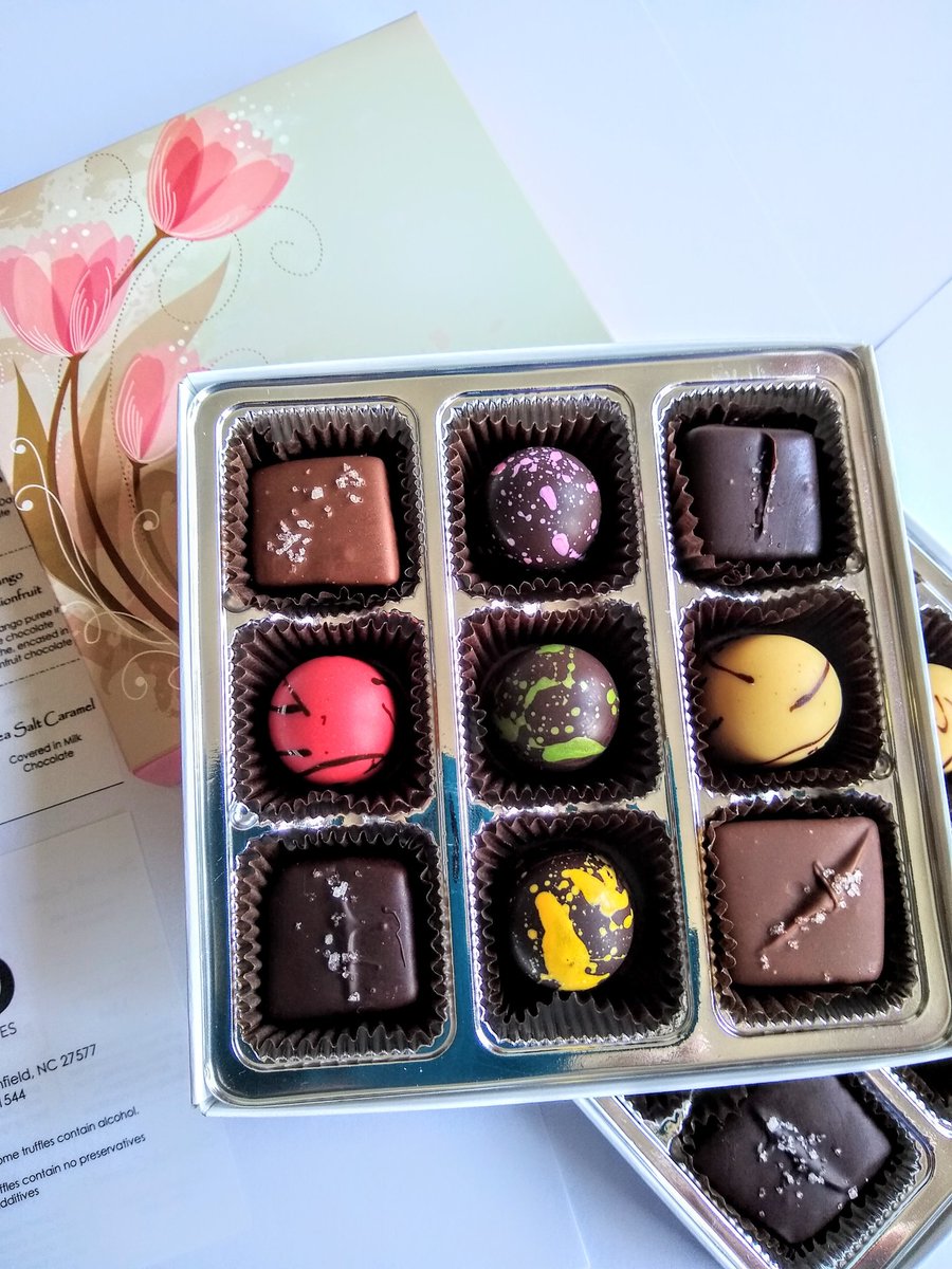 gerdantweetz's tweet photo. Mother's Day chocolates -9 piece box. 4 caramels and 5 truffles https://t.co/iGWZRZrtJ5
