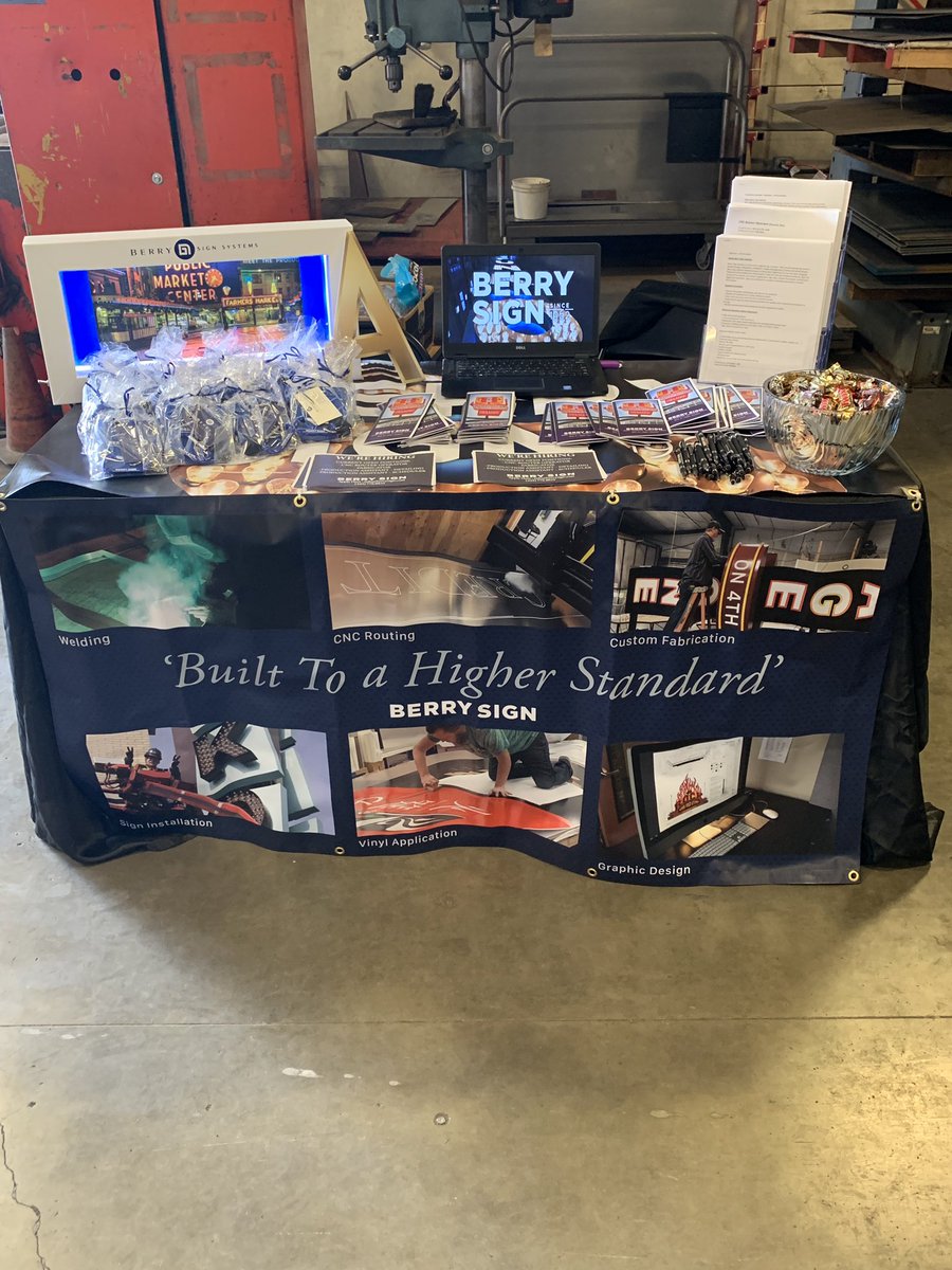 Come check us out at the Everett Community College career fair!!! 

#careerfair2019 #everettcommunitycollege #learnaboutourcompany #berrysign #berrysignsystems #installers #fabricators #manufacturing #signcompany