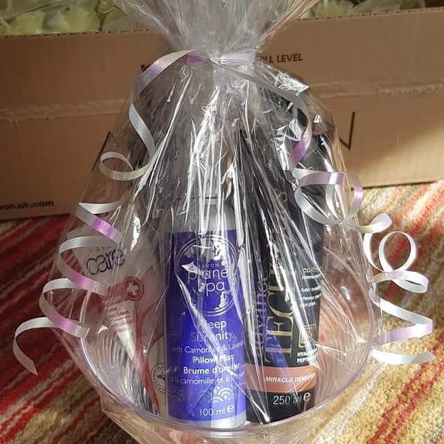 s_cystic's tweet photo. Wowee! A lovely donation from #AngelasAvon for our raffle and treats for the goody bags! Thank you so much Angela.
For your Avon needs I can highly recommend Angela.
#Avon #makeup #bathproducts #perfume #localbusiness #buylocal #localcommunity #CysticFibrosis #ccffwc https://t.co/40sF9dtXK0