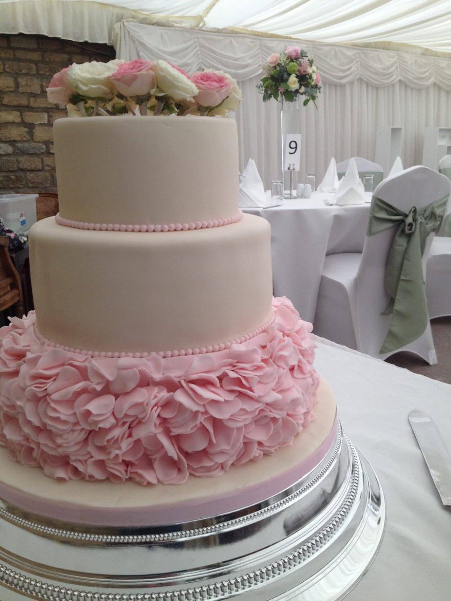 thecakeladyK's tweet photo. Wedding Wednesdays!!
#cakes #cake #weddingcake #wedding #cakedecorating #love #bride #groom #marriage #tclk1
See more at https://t.co/Il0AgS3A6s https://t.co/ihKljoRSy6