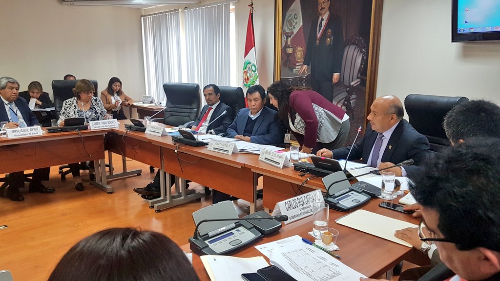 PrensaPianto's tweet photo. [AHORA] El congresista Moisés Guía Pianto participa en la @cemvraem donde se presenta la Ministra de Salud, Zulema Tomás Gonzáles quien expone el Proyecto de Ley del Bono VRAEM. https://t.co/J06Z1XDmTf