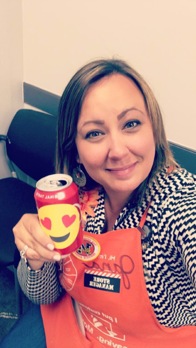 JanaVugteveen's tweet photo. Coke and a Smile Day! Iโm in @HomeDepotGrndvl ๐๐ผ @RAshley89 @mattmehalko @RRadakovitz @schrad1 @bobsaniga @kathyraglin840 #LetsDoThis #GotFreight https://t.co/C1FuupkDct
