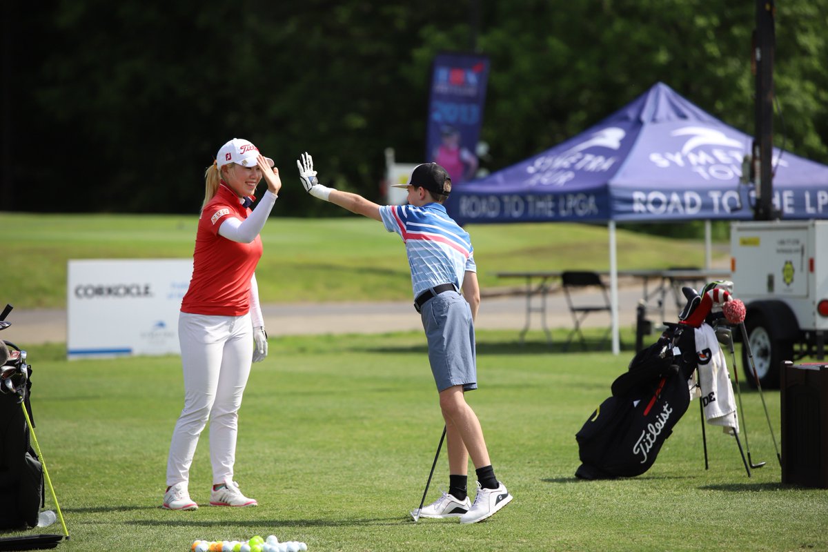 EpsonTour's tweet photo. Junior clinic @ATLNational in the 📚 Fun time teaching fundamentals of the game to local @cityofmiltonga youth #IOAInvite #GrowTheGame #Road2LPGA https://t.co/KOS3eVEJkm