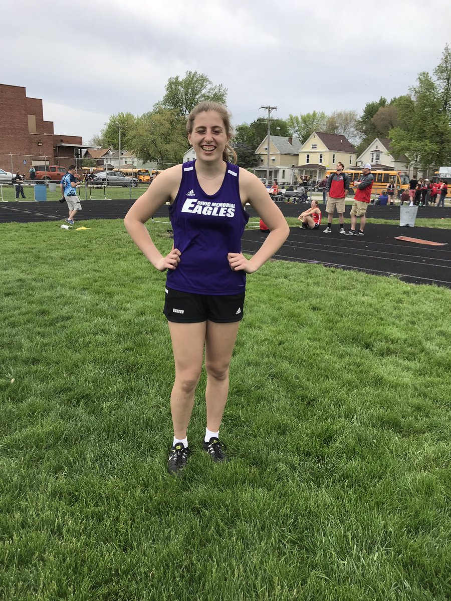 Congrats to sophomore Jackalynn Woelfel for qualifying for state in HJ! 5”1!