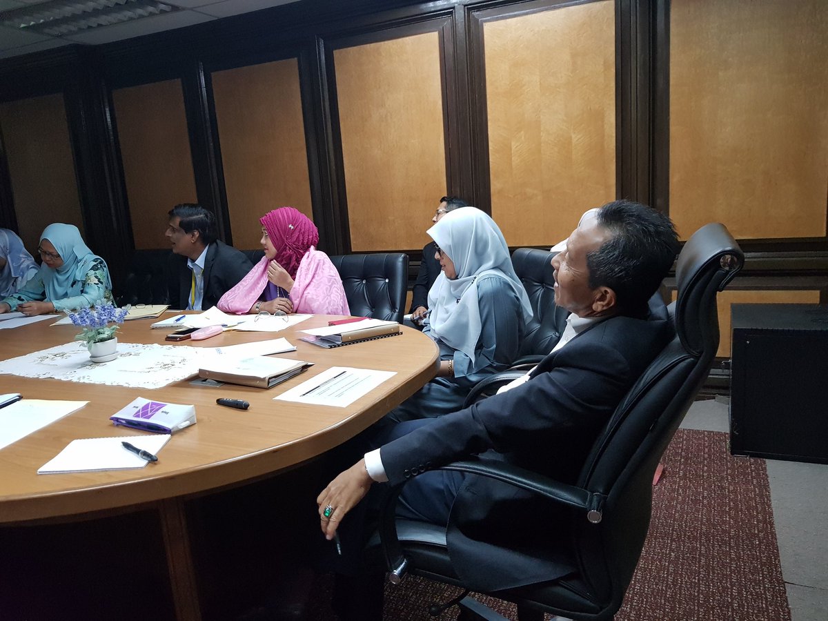 SarimahBtAhmad2's tweet photo. Mesy bil 2 Task Force CPAB @JKRCPAB yg turut dihadiri Pengarah CDPK, CKUB, CAST, CA dlm memberi input bg menjayakn Resolusi SOC dari Track1. T kasih atas kehadiran semua.
@JKRMalaysia
@kpkrjkr
@CDPK_IPJKR
@JKRCKUB
@abhamidjkr
#8Mei2019 https://t.co/uTffq5IpIP