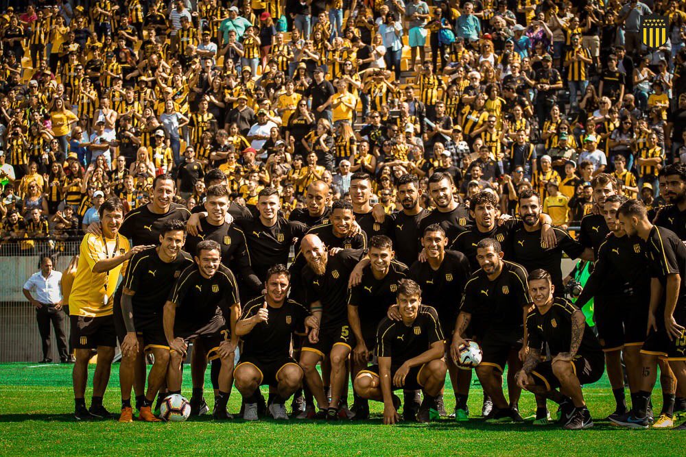 Gaston23Rod's tweet photo. Todos juntos vamos Peñarol https://t.co/MuLFanelEm
