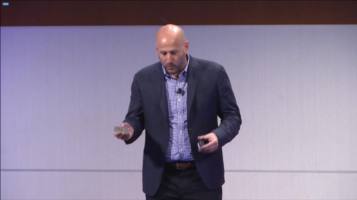 david_schor's tweet photo. GB showing Intel's Lakefield and motherboard. Smartphone-like form factor. https://t.co/jFTscm3p0X