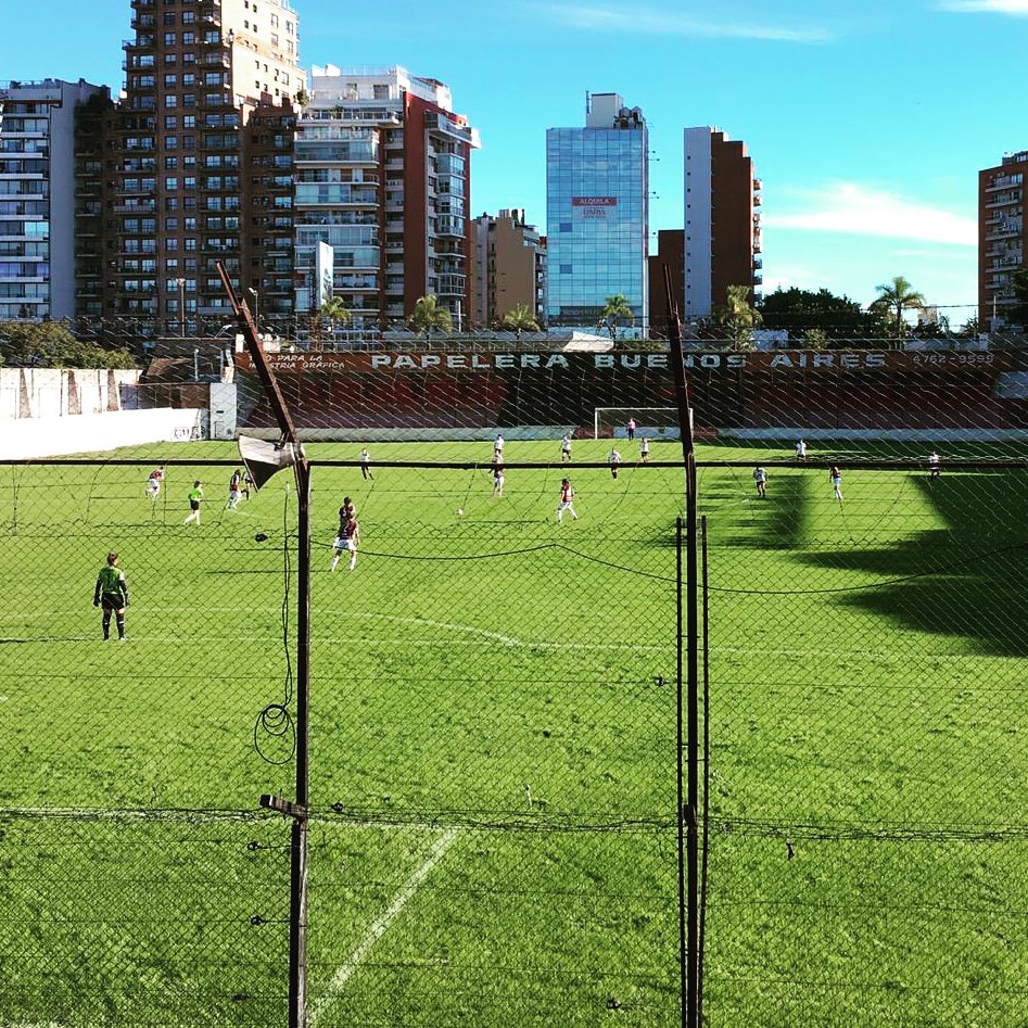 La UBA cayó por 4 a 1 contra la UAI. Nuevamente, el equipo realizó una gran tarea frente al otro candidato al título de este torneo. Con la frente en alto nos despedimos de Defe.
Gol: Da Silva
Cambios: Ramos  x Suárez, Porto x Néspoli y Pucheta x Masiello.