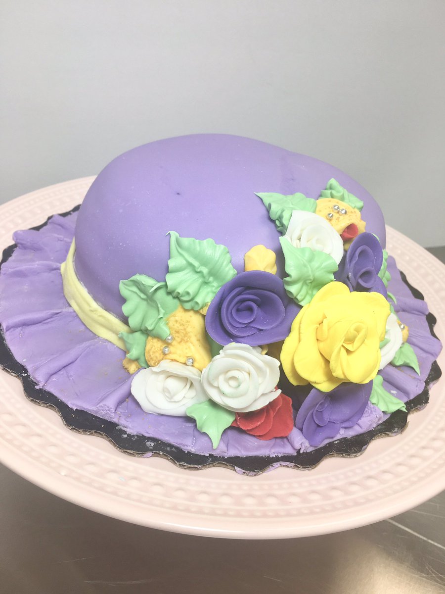 JHeavenly_Sweet's tweet photo. Not many mothers still wear hats, but just about any mother would appreciate a hat cake, don’t ya think? Come grab one by Friday 👒 #hats #hatcake #decoratedcake #cake #cakes #mothersday https://t.co/vtAqKsfqlR