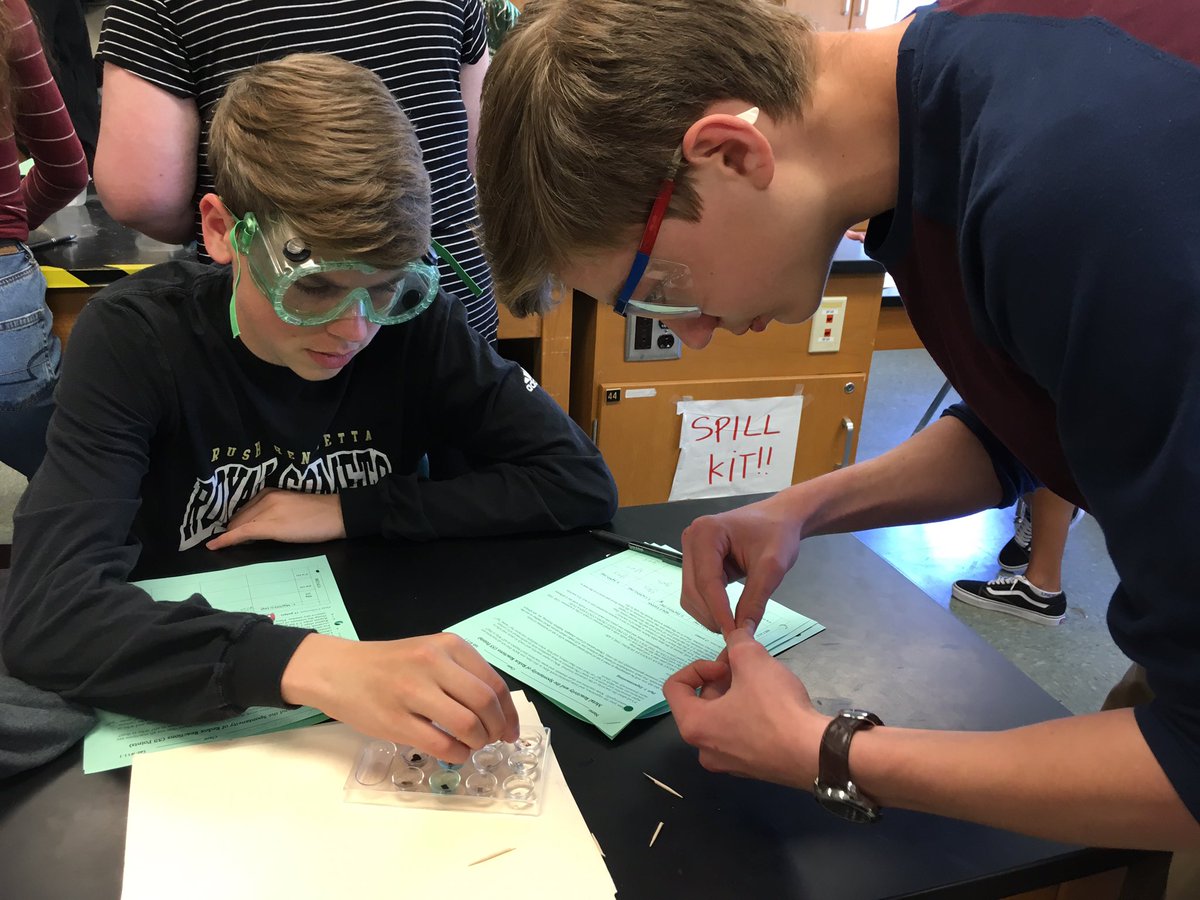 rhsciyoung's tweet photo. We’re unpacking the mysteries of Table J in Regents Chem! #tablej #metalreactivity @Mr_Z_Science @BPattonRH @MrsLogueRH @DinaStatho https://t.co/V5tfo1VKl8