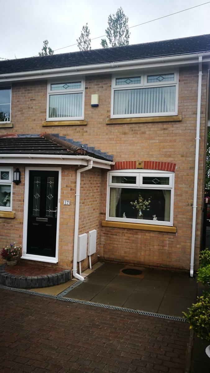 PjrWindow's tweet image. Gutters cleared, cleaning of all gutters, downpipes, Fascia and soffit, frames and glass 
Bring them up bright with PJR Window Cleaning Services
pjrwindowcleaning.com
Pjrwindowcleaning@gmail.com
07767896206