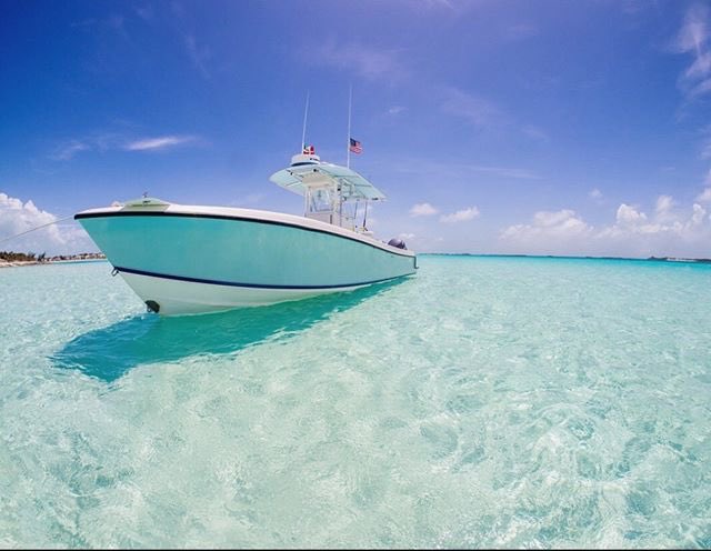 BahamasEast's tweet photo. By boat is the best way for endless exploring of untouched cays &amp; beaches. The tide guides whether you pass or not, or shows you a sand bar or hides it away. #island #islandlife #islandvibe #saltlife #yachtlife #cruisingguide  #beautifuldestination #bahamas #exploretheoutislands https://t.co/cAouqhgYnq