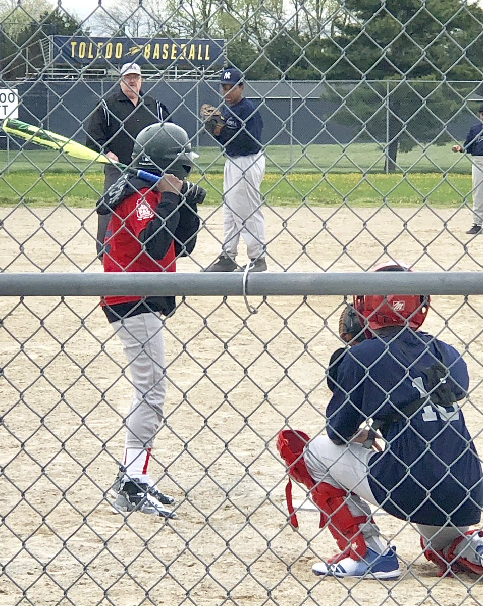 ToledoPAL's tweet photo. Yesterday’s PAL games went well in spite of the frigid temperatures ⚾️🥶 ⚾️
The Padres 5 vs The RedSox 1; The Braves 13 vs. The Yankees 1.
If it doesn’t rain Thursday, it will be the Blue Mets vs. White Sox; The Indians vs The orange Mets.
#toledoPALbaseball #toledopolice https://t.co/8P2dkFh8Xg